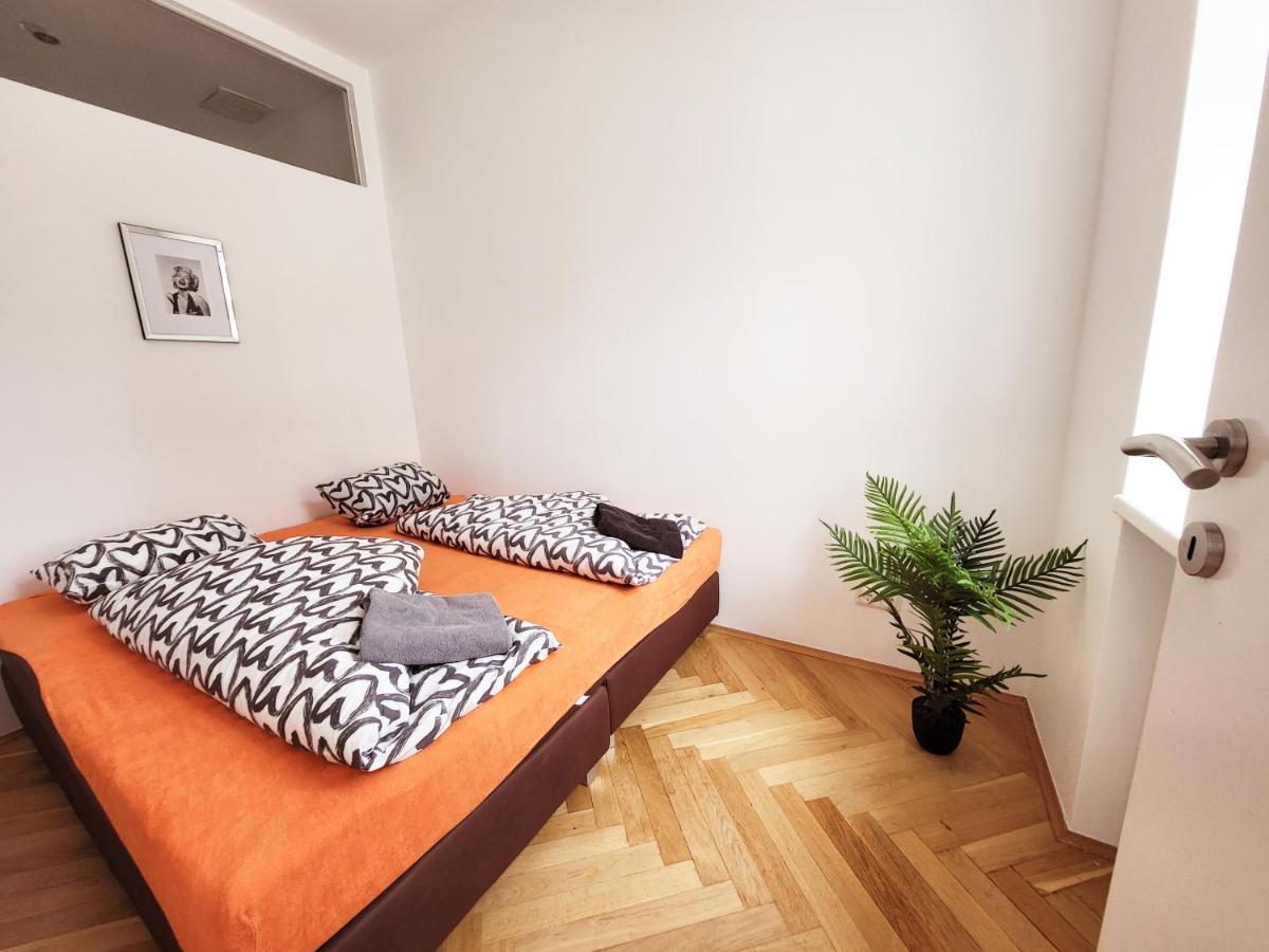 Donaufelder City Apartment Vienna Exterior photo