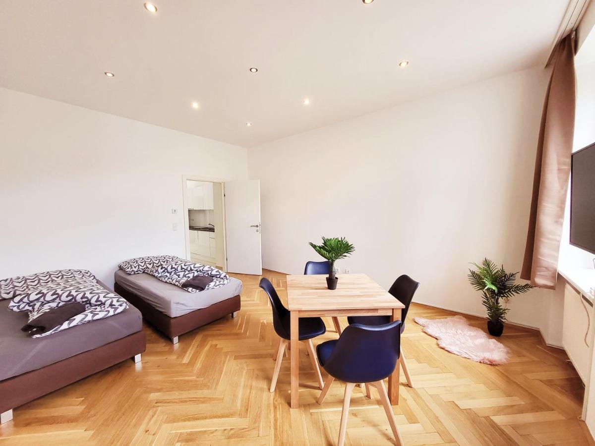 Donaufelder City Apartment Vienna Exterior photo